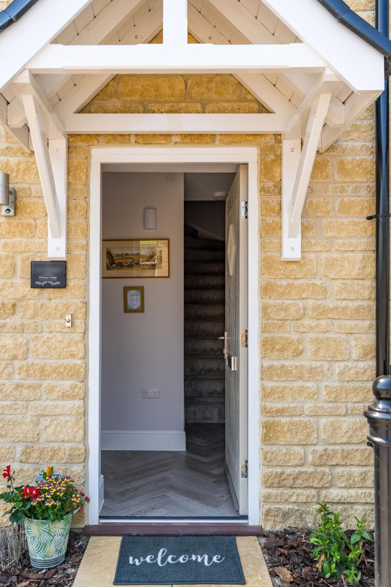 Fleming Cottage - Contemporary Cotswold Home Upper Rissington Kültér fotó